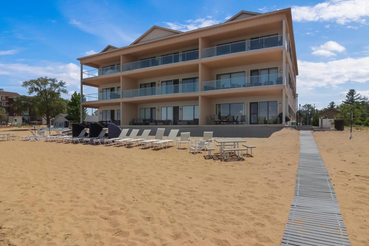 Sugar Beach Villa 1012 Luxury Waterfront Condo Traverse City Exterior photo
