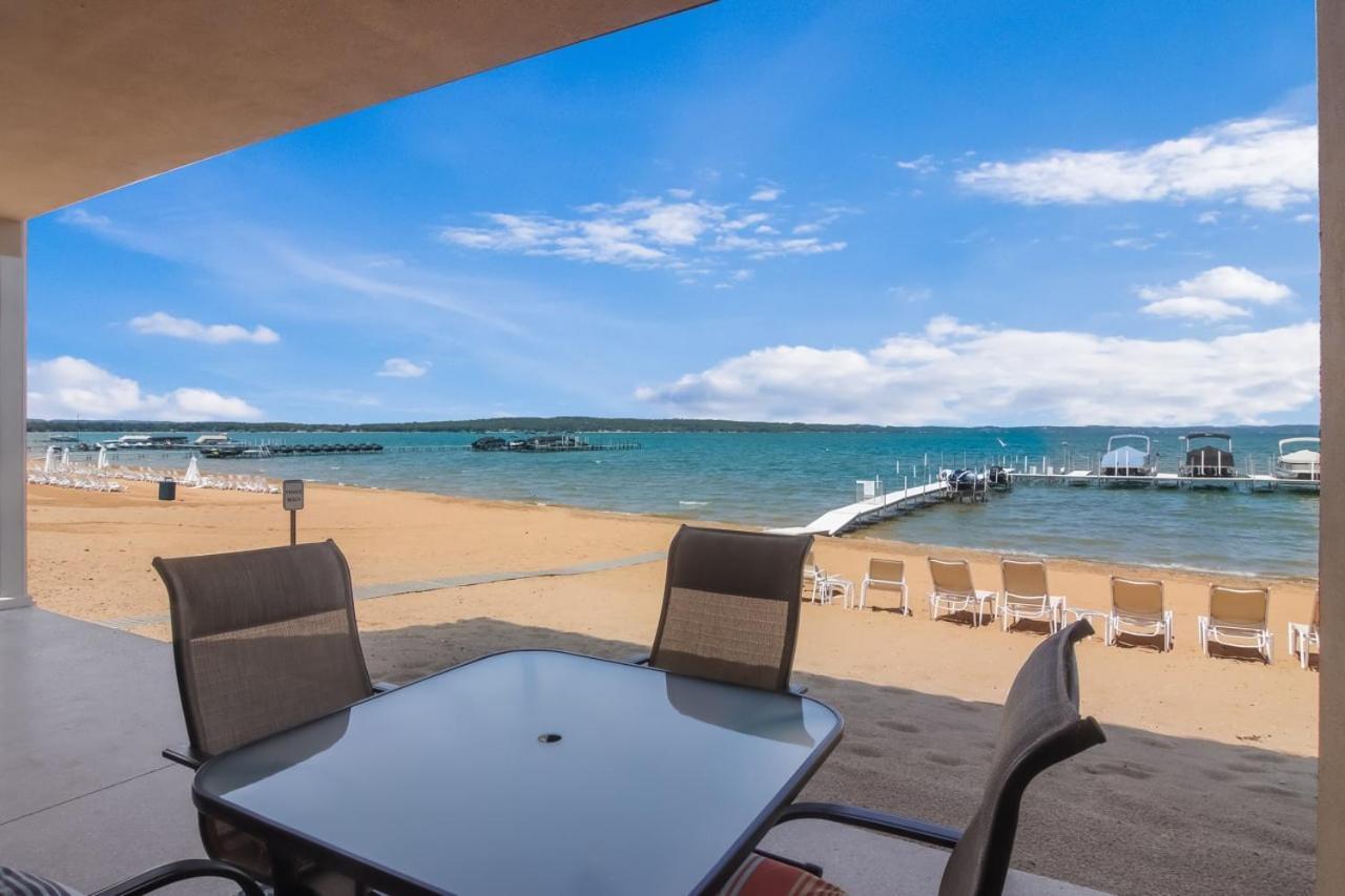 Sugar Beach Villa 1012 Luxury Waterfront Condo Traverse City Exterior photo