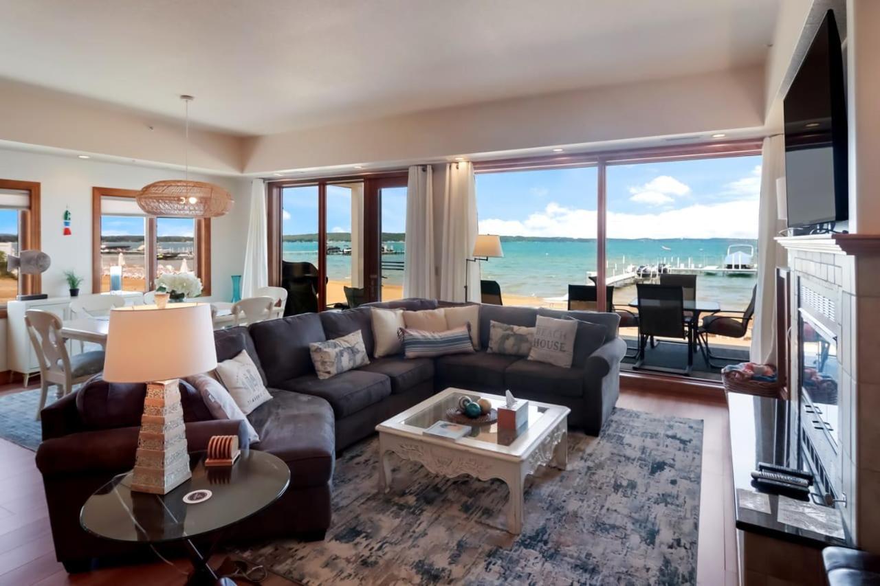 Sugar Beach Villa 1012 Luxury Waterfront Condo Traverse City Exterior photo